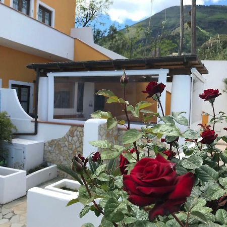 سانتا مارينا سالينا B&B La Goletta Di Salina المظهر الخارجي الصورة